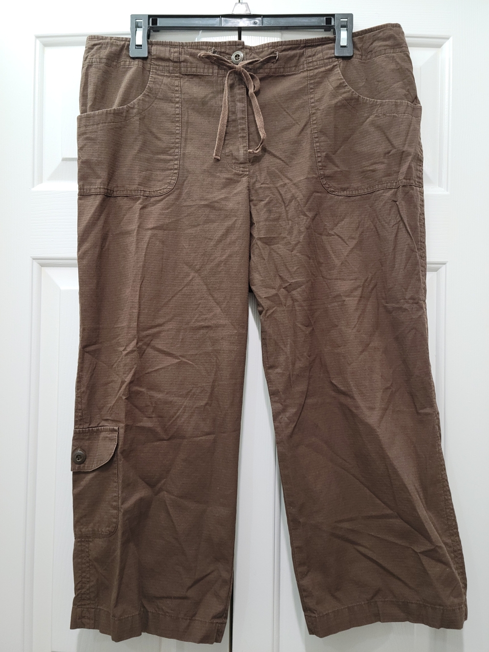 Liz Claiborne Women's Brown Cargo Drawstring Capri Pants